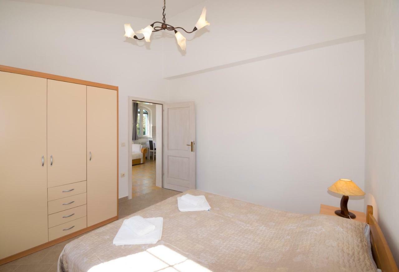 Apartman Mendula Premantura Eksteriør billede